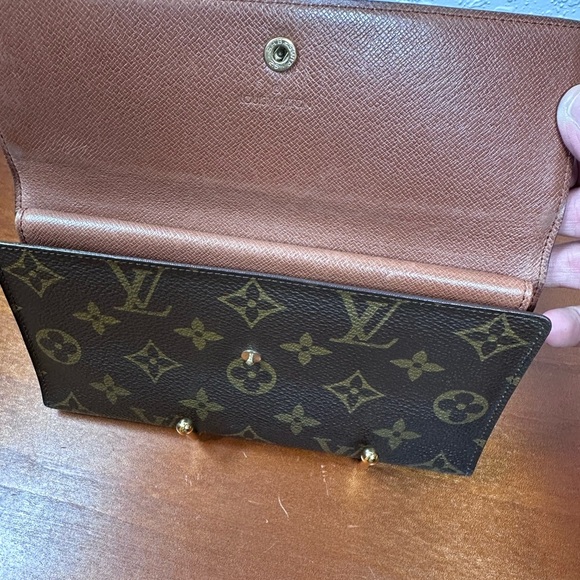 Auth Louis Vuitton Monogram
Portefeuille International MI0921 - Picture 11 of 12